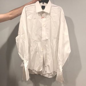 White shirt, David Donahue